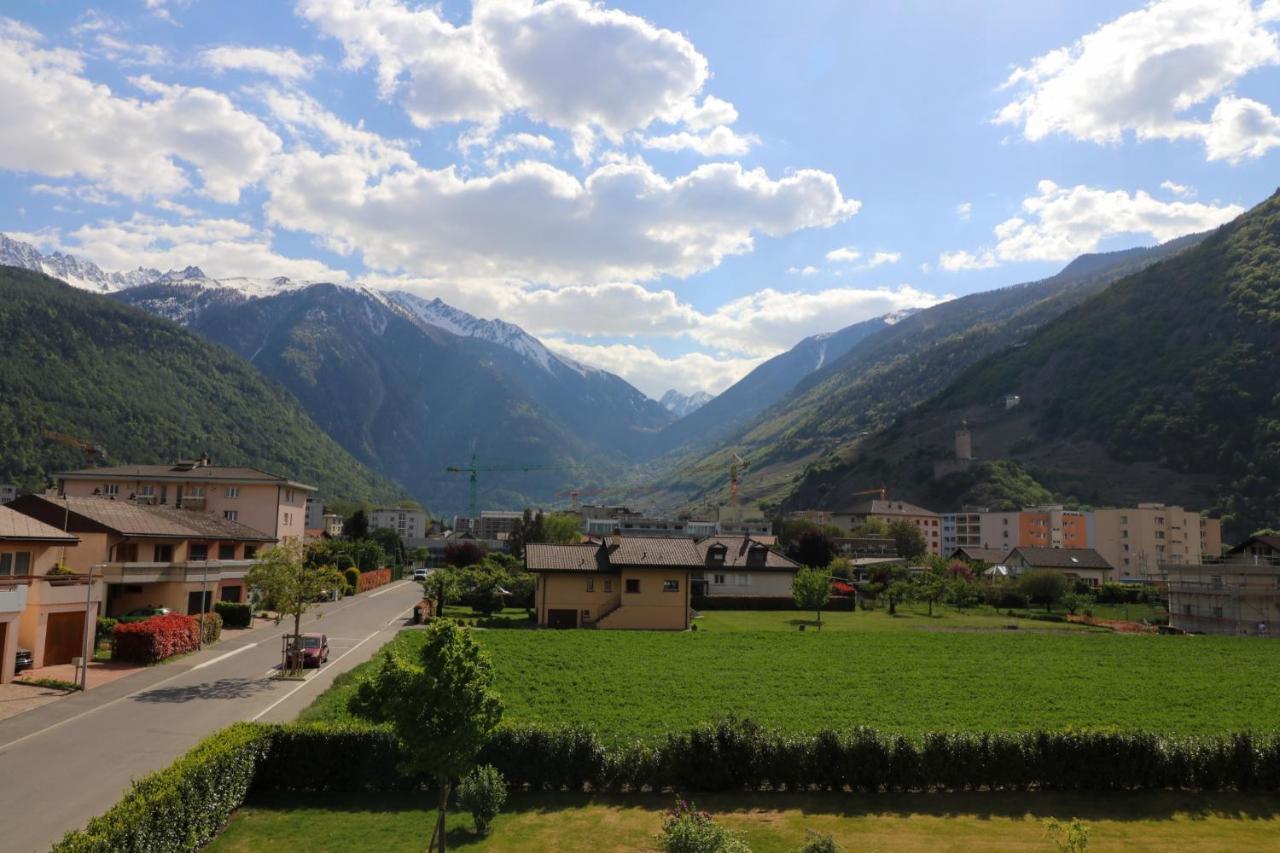 Nice Apartment Ideally Located In Martigny Exterior photo