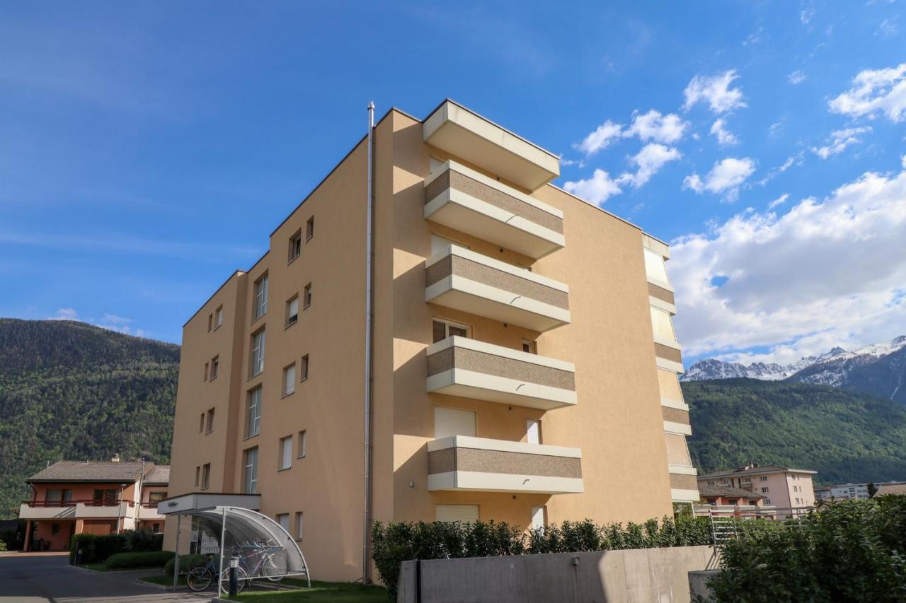 Nice Apartment Ideally Located In Martigny Exterior photo